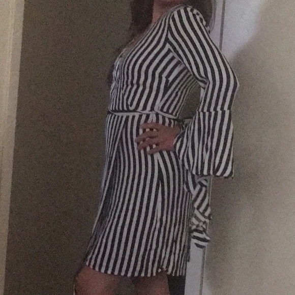 Bardot sexy mini dress - Picture 2 of 13